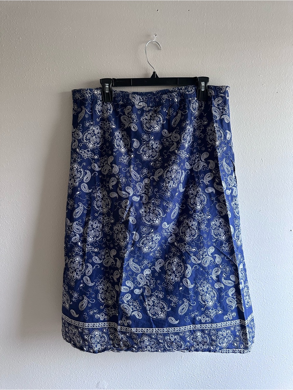 Vintage Country Store Navy Paisley Midi Skirt | 100% Cotton | M/L